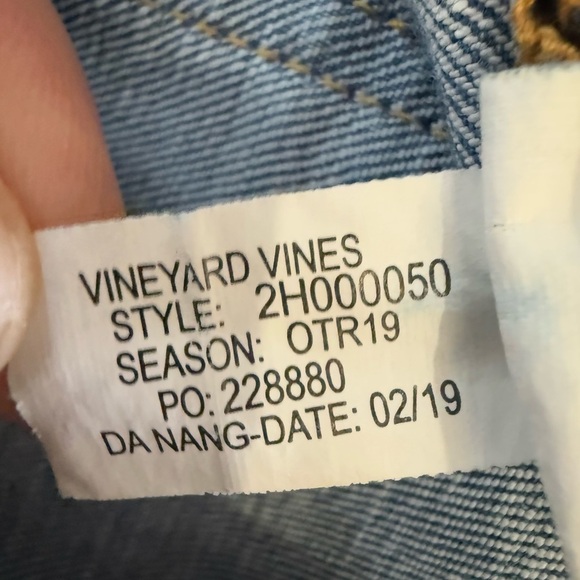 Vineyard Vines Women’s Medium Wash Denim Shorts - Size 14 - Picture 7 of 7